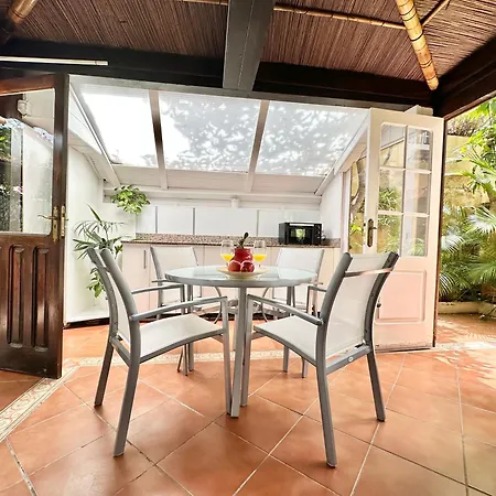 Oasis Garden Apartment