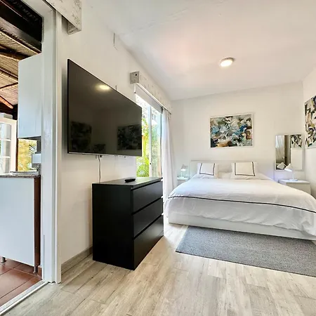 Oasis Garden Apartment *